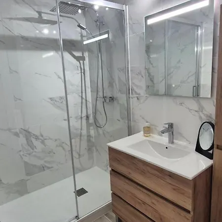 Port Dauphin Ii,t3 Centre Port Avec Parking, Piscine, Clim, Wifi Appartamento