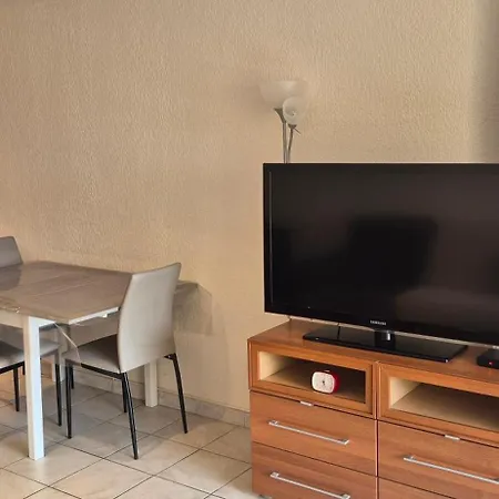 Port Dauphin Ii,t3 Centre Port Avec Parking, Piscine, Clim, Wifi Apartment